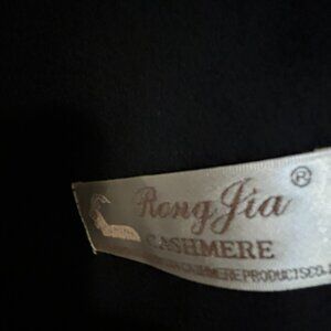 Cashmere, Sheared wool trim.